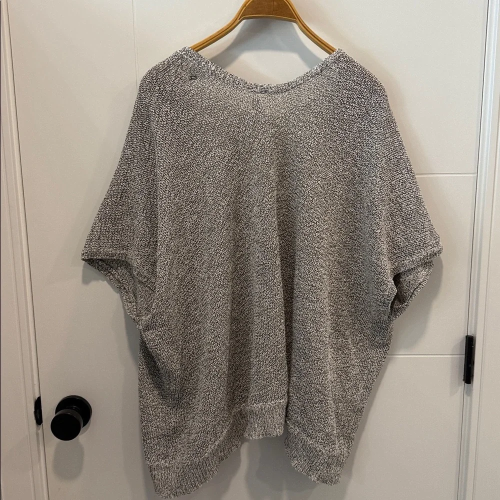 Aritzia Community Gray Women's cartigain size XS/S - Picture 5 of 7